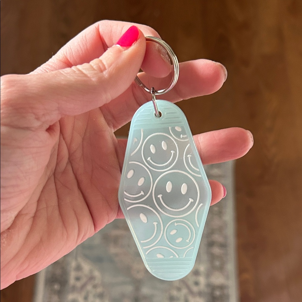 Smiley Face light blue mint Keychain - Unbranded